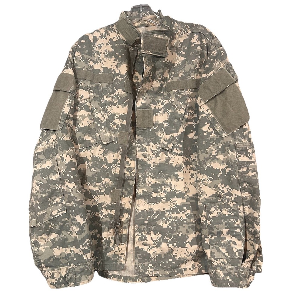 US Army Combat Uniform Coat Flame Resistant Jacket Digital Camo Size Regular M